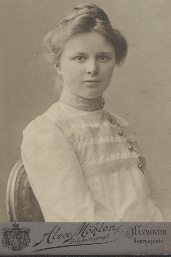 Ada Lessing circa 1900 Abbenthern